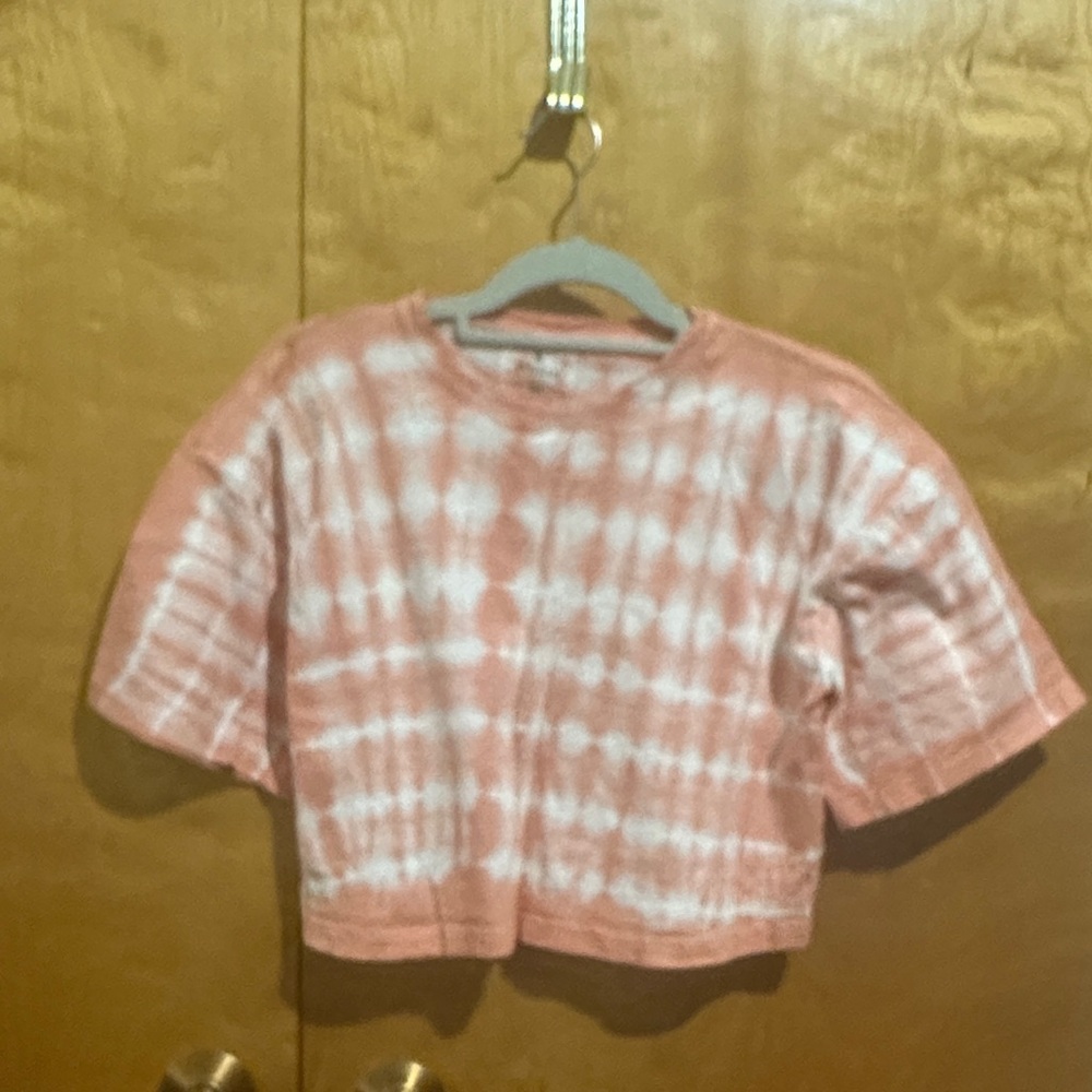 Kyodan Coral and White Tie-Dye Tee